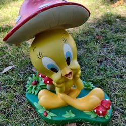 Tweety Bird Mushrooms Warner Bros Looney Tunes  Vintage Collectible  Extremely Rare