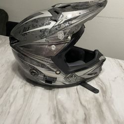 Off-roading Helmet