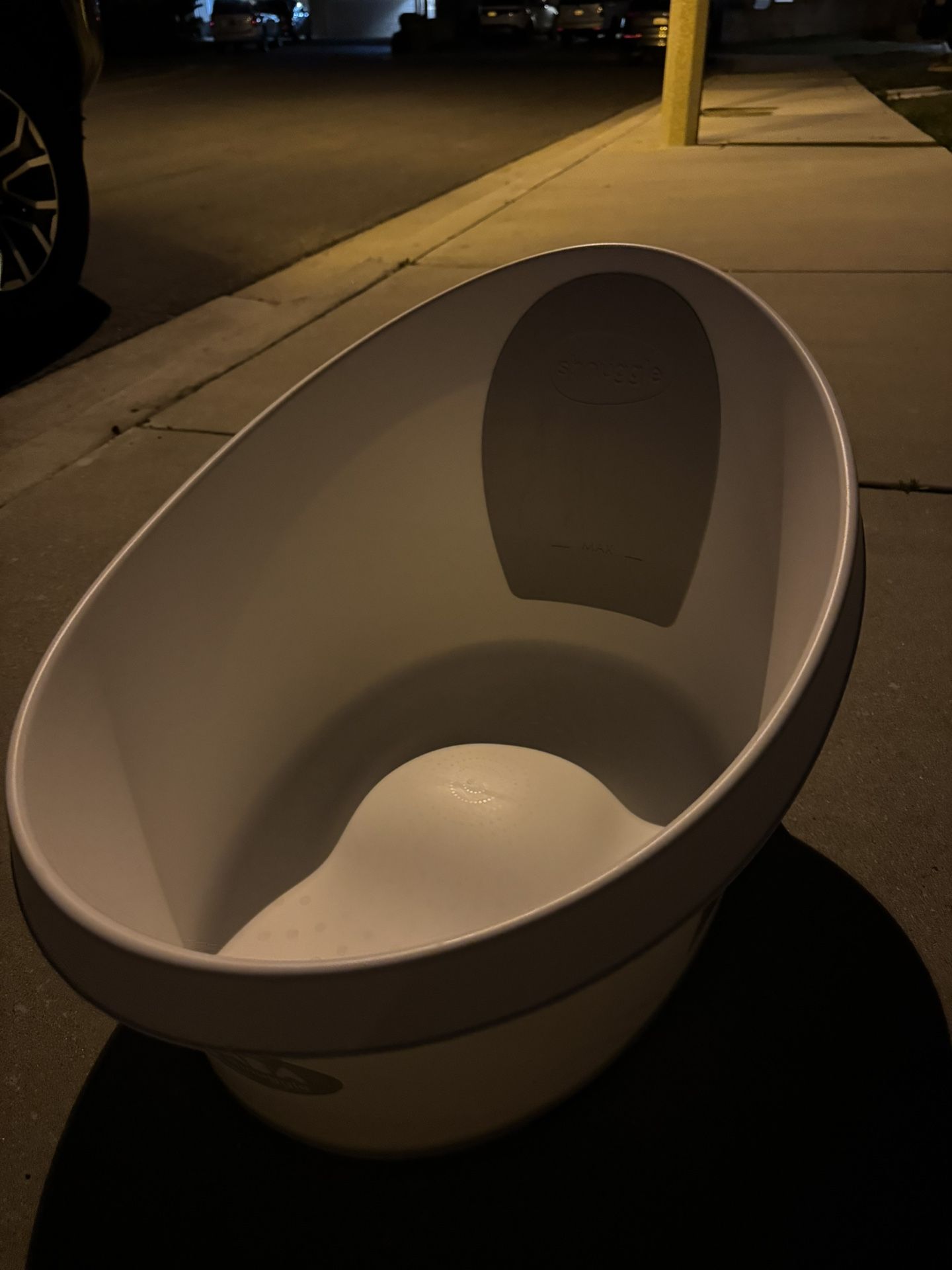 Shnuggle baby bathtub