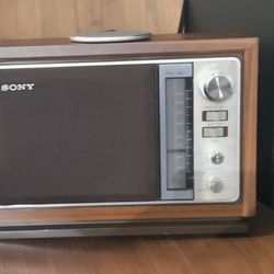 Vintage New Bluetooth  "Radio" Charger