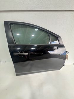 (1052) 20-25 Nissan Versa Right Front Door 2020 2021 2022 2023 2024 2025