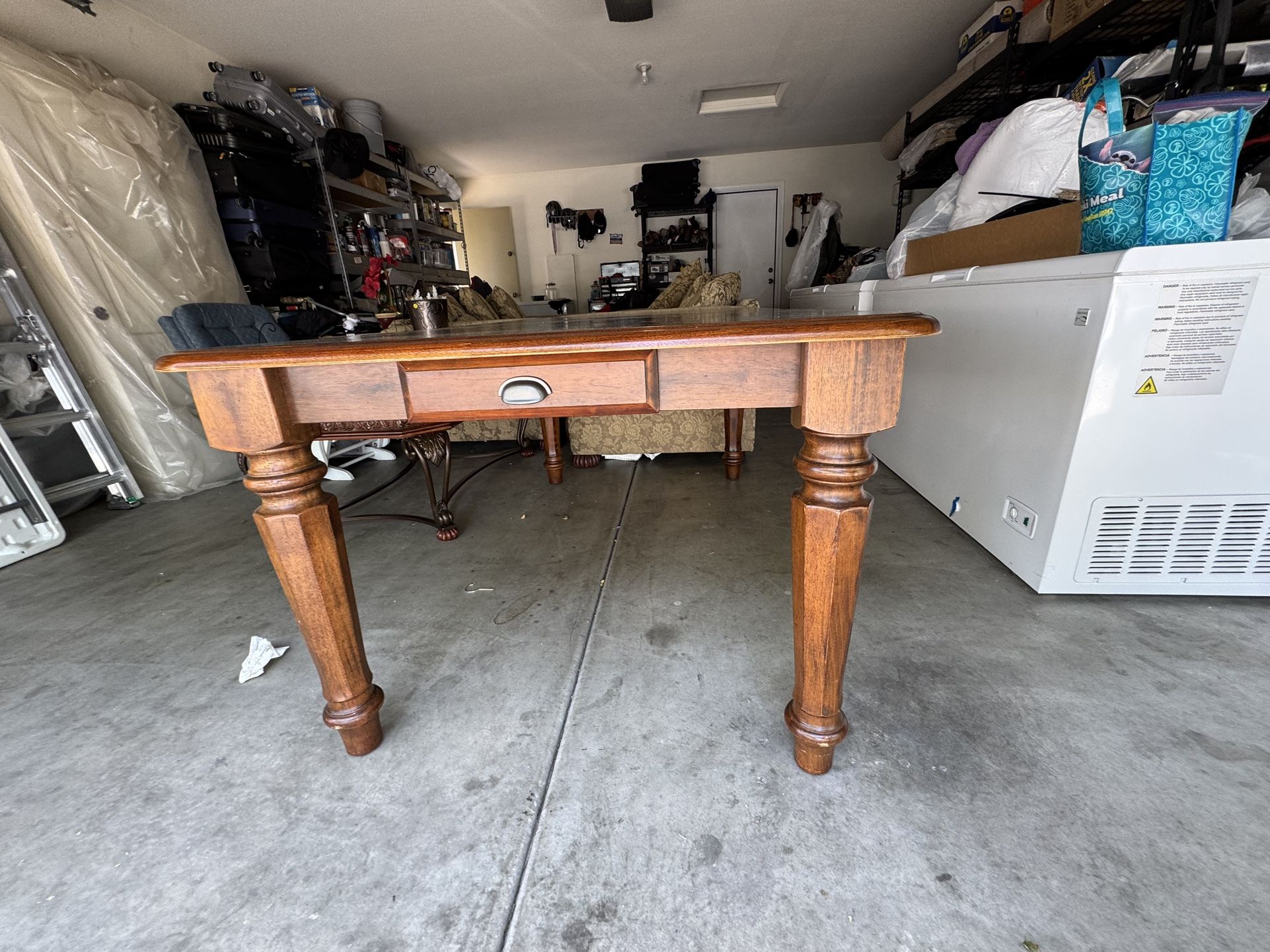 8 Chair Dinning Table
