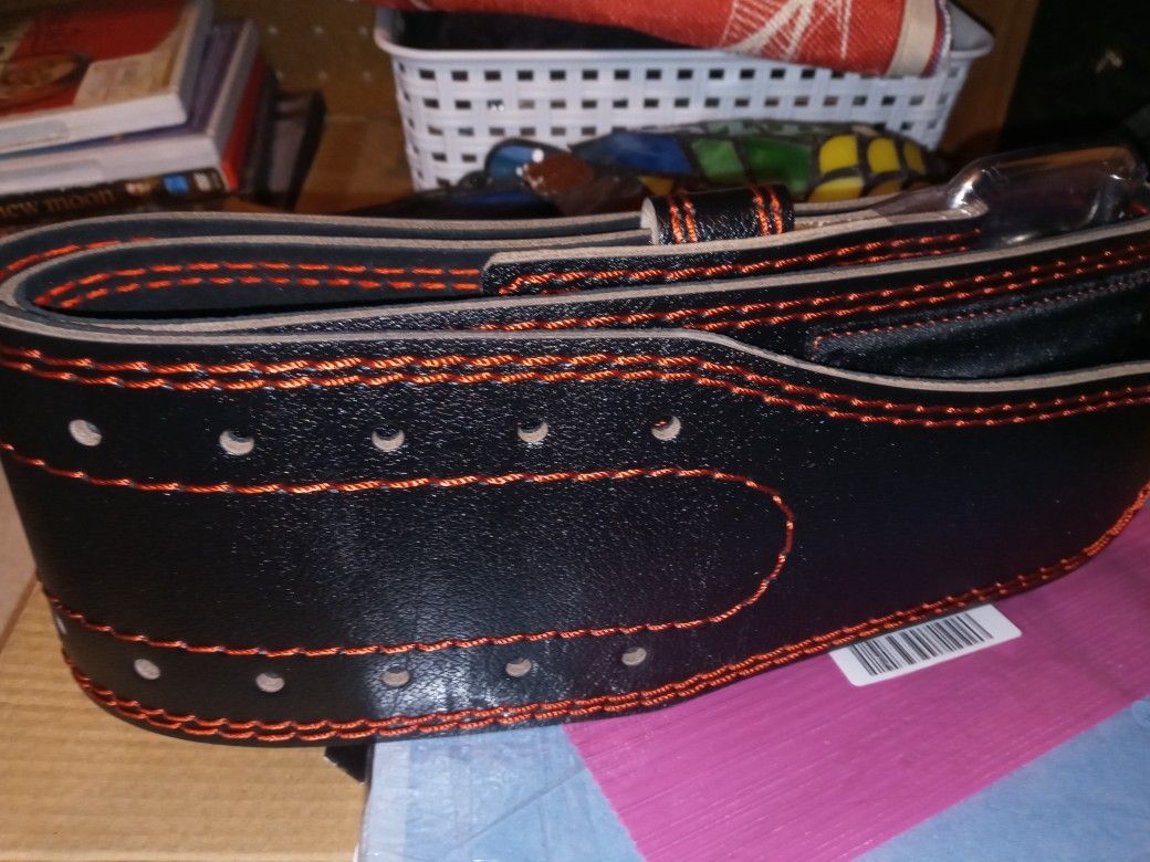 Dark Iron Fitness Medium Weight Belt