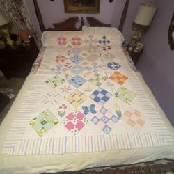 Vintage (1961) Handmade Quilt (80” x 53”)