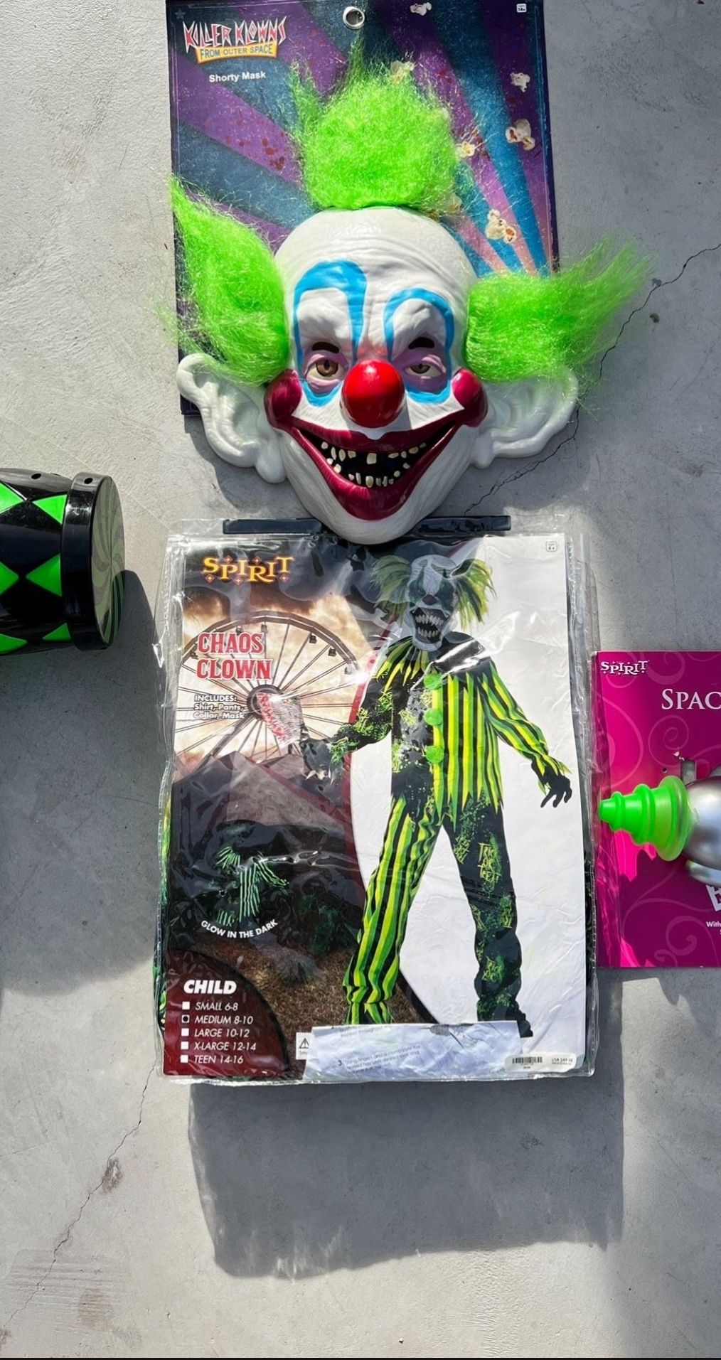 Spirit Halloween Clown Medium Costume Set (NEW)
