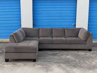 Free delivery 🚚. Sectional sofa.