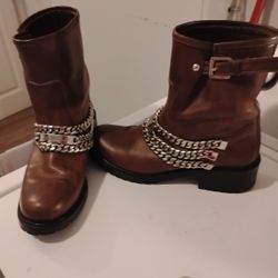 EXTREMELY NICE LUXURY LABEL PAIR OF BOOTS 👀