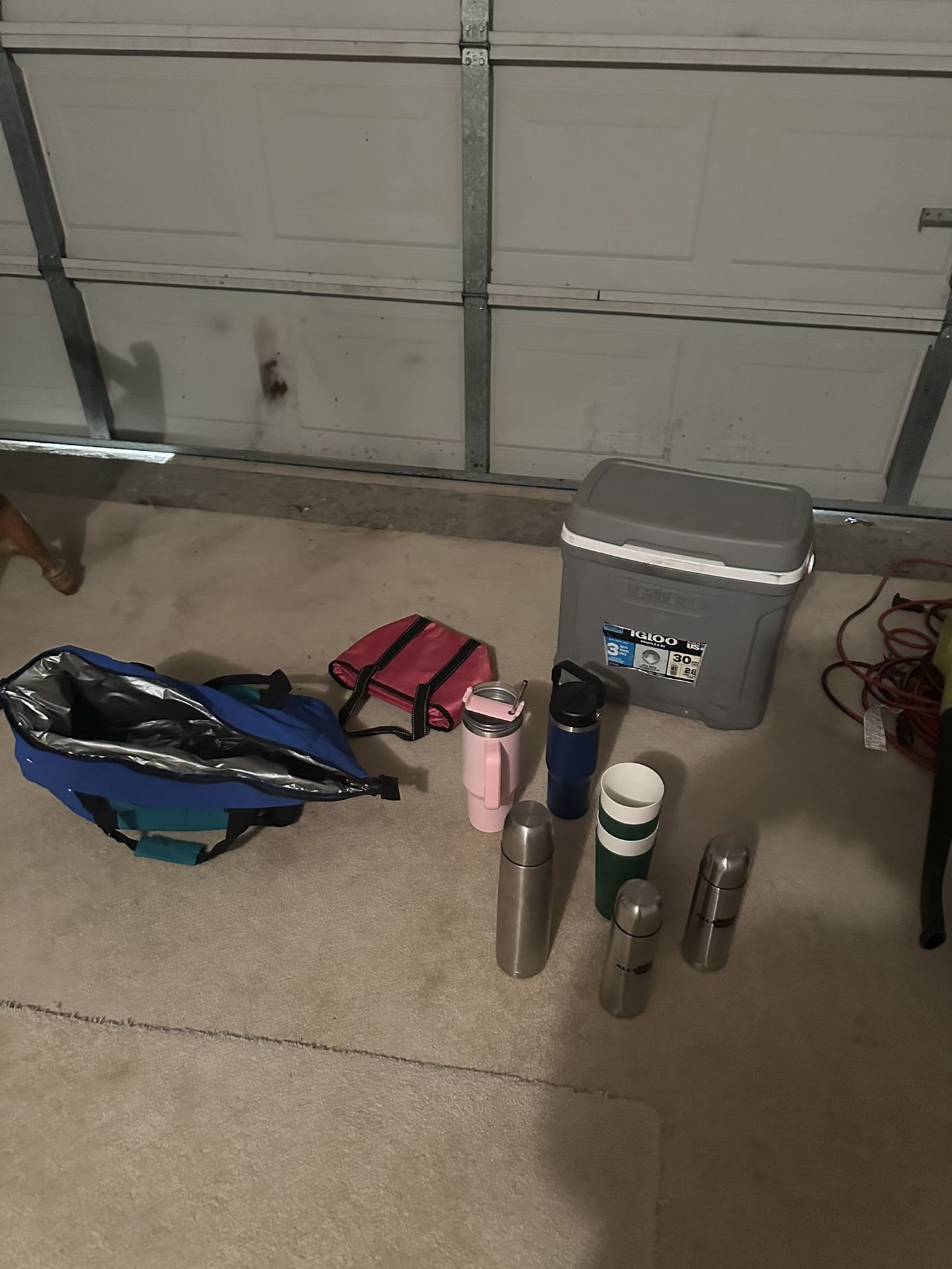 picnic coolers and holders for tea or coffee or hot water for travel or park all 15