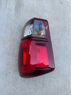 2018 Toyota Tacoma rear light