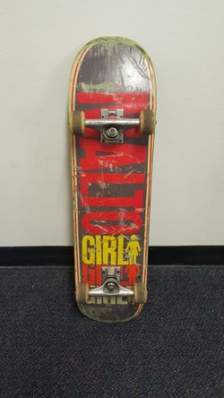 Sean Malto Girl Skateboard Size 7.8