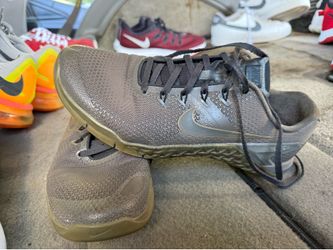 Men nike shoes size 10.5