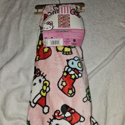 Hello Kitty Christmas Blanket 