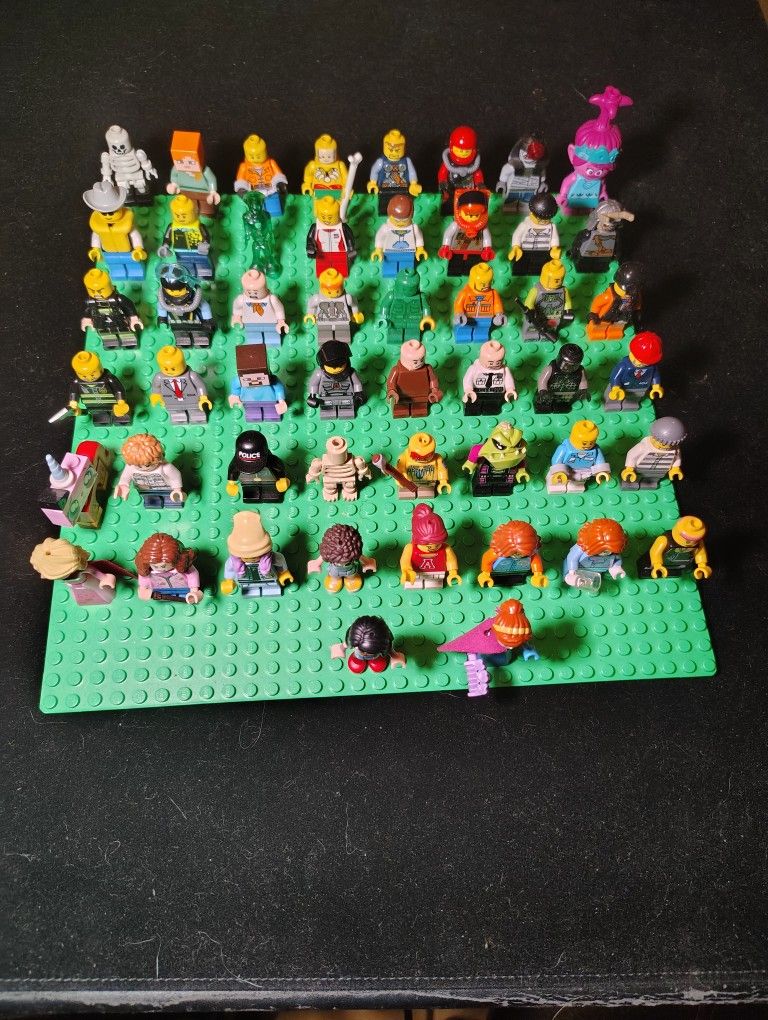 Used Lego minifigures $2 each minimum of purchase 10 pieces