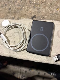 Portable charger with Apple Watch charger