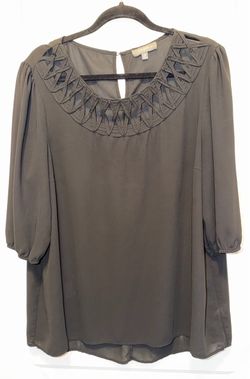 Women’s black Umgee blouse crochet style cutout lattice detailing along neckline size X-Large