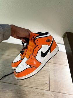 Air Jordan 1 Mid