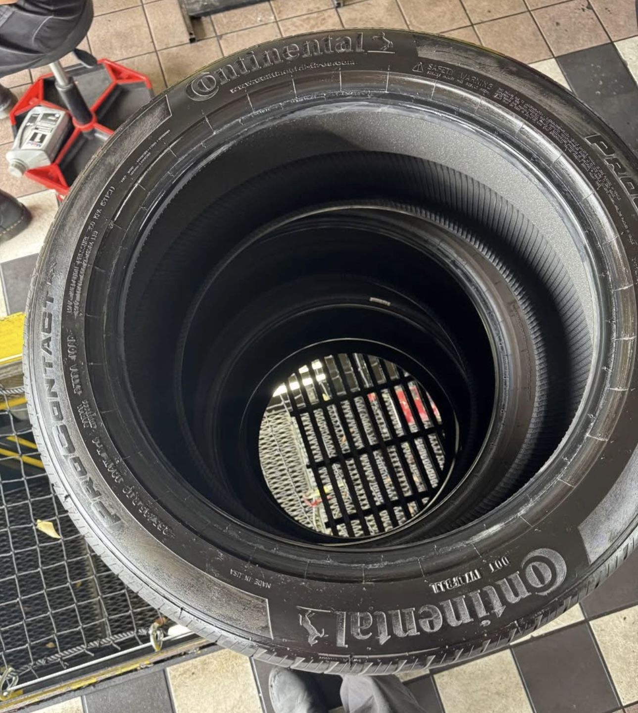 CONTINENTAL 255/45r19 PROCONTACT  (Set Of 4)