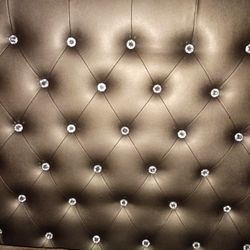 DIVA ALERT BEAUTIFUL CLASSY FURNITURE FOR SALE