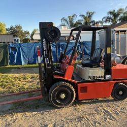 Forklift (Big Tires READ LISTING)
