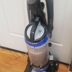 BISSEL VACUUM WITH AMAZING POWER SUCTION. , WORKS EXCELLENT    ATTACHMENTS 