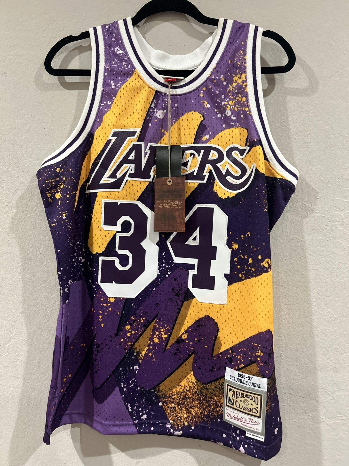 New Lakers Jersey Authentic Size Medium 129$