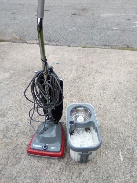 Sanitaire Commercial Vacuum+Bucket