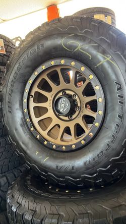 Vendo set de rines nuevos 17x9 de 6-139.7 lugs tires 315:70:R17 Goodyear