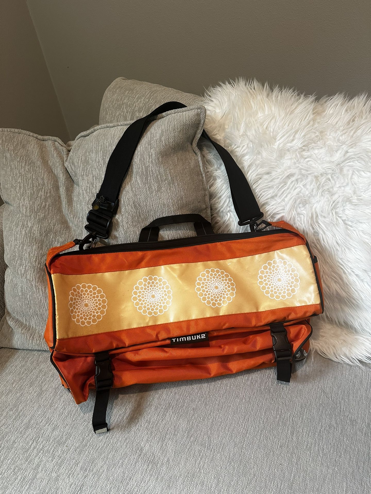 Timbuktu Yoga Messenger Bag