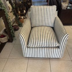Kandyn 29.7” Modern Soft Stripe Swivel Barrel Chair