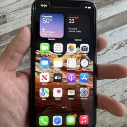 iPhone 11 UNLOCKED FOR ANY NETWORK W/ New Tempered Glass Screen Protector 