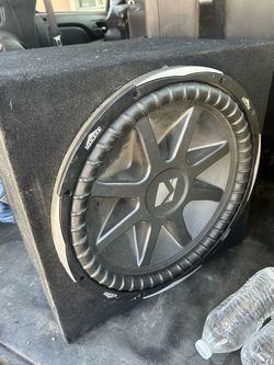 Kicker cvx 15 with box and amp