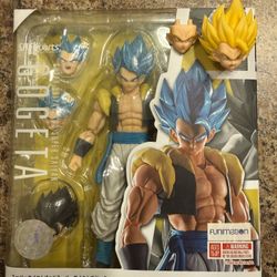 S.H. Figuarts Super Saiyan Blue Gogeta (SSGSS) and bonus Kamione head