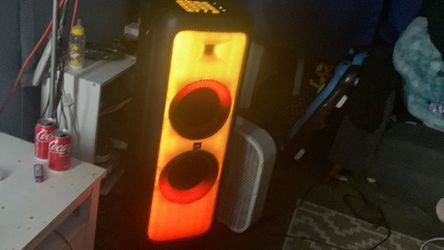 Jbl party box 1000 Bluetooth speaker