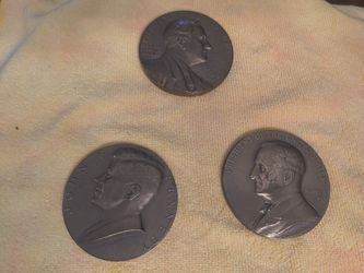 Medallones Grandes. De Bronce. 