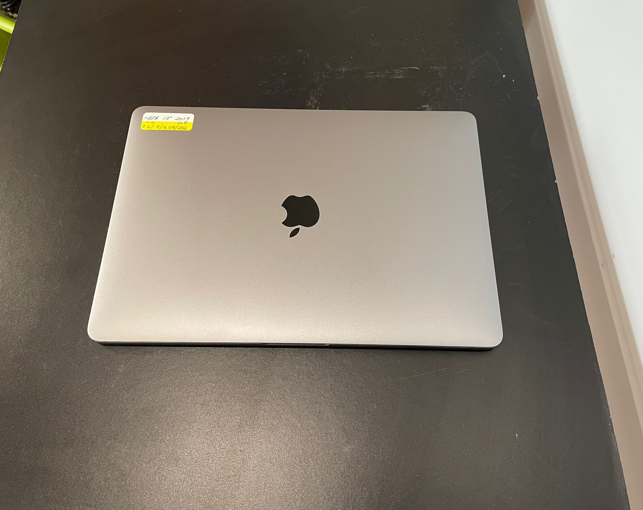 Apple MacBook Pro 2017 13” CORE i7 16GB RAM 256GB TOUCHBAR - Main Image