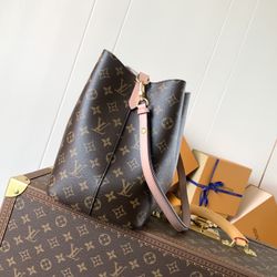 LOUIS VUITTON coated canvas with cowhide trim cross-body handbag(82)41