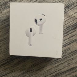 AirPods 4 w/Noise Cancellation 