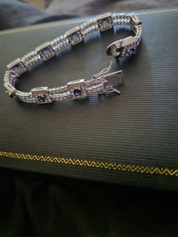 Tennis bracelet deep blue sapphire stone