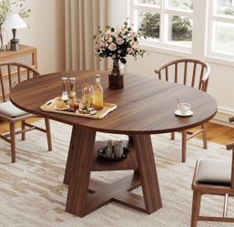 Extendable oval dining table