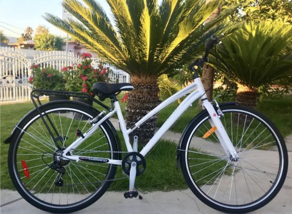 Infinity Boss Three Ladies Hybrid Bike 700c for Sale in