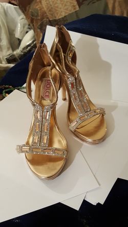 8.5 DOLCE GOLD WITH RHINESTONE 3 " HEELS WITH ZIPPER BACKS