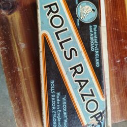 Vintage Rolls Razor