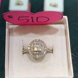 10k White Gold Diamond Ring 