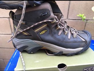 Keen (Targhee II Mid WPMen Size 7 Hiking Shoe $70