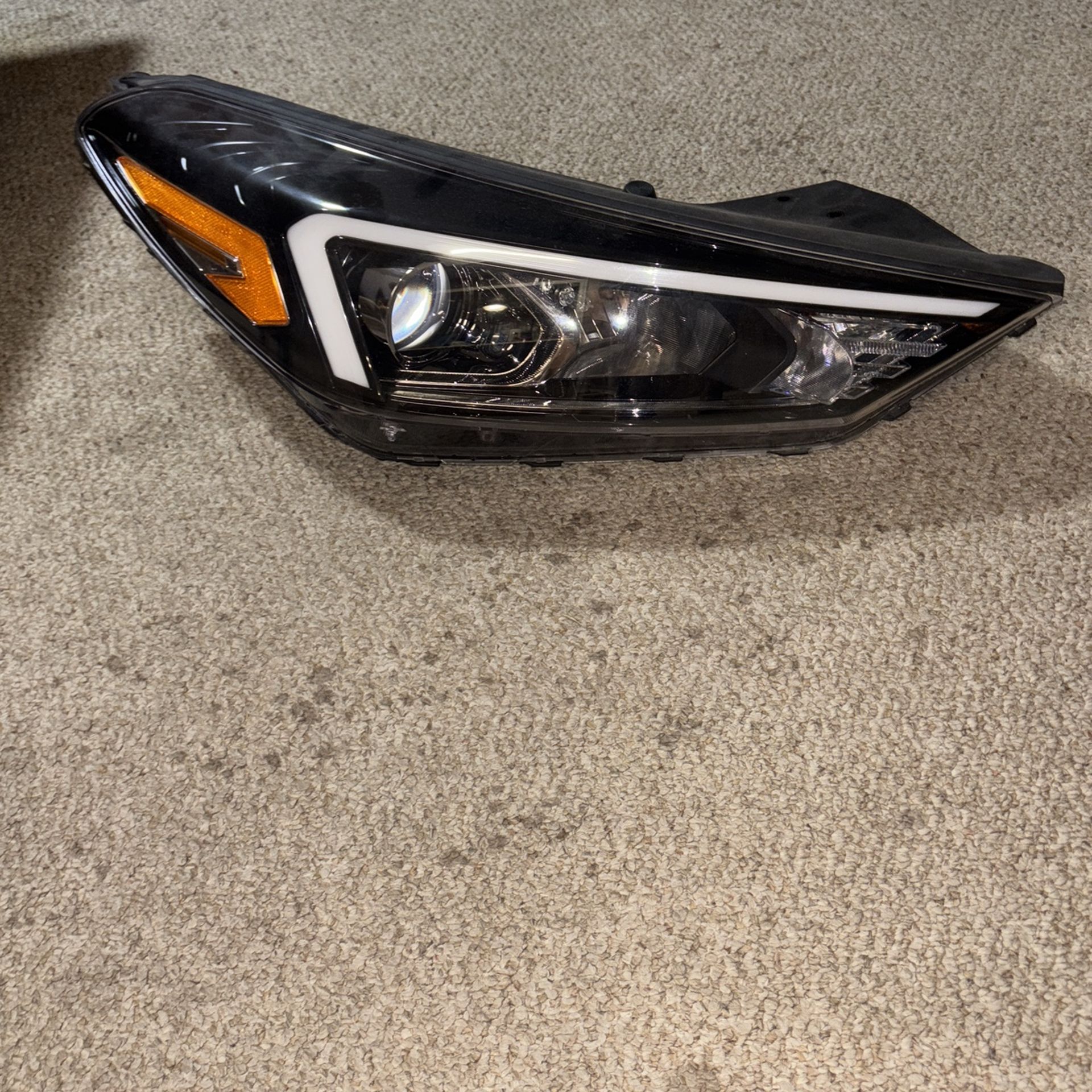 OEM 2019 2020 19 20 HYUNDAI TUCSON RIGHT RH SIDE HALOGEN HEADLIGHT without LED