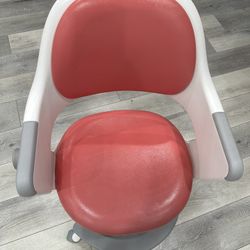 Sidiz Ringo Kids desk chair Rosy Pink Color for Sale in Fullerton