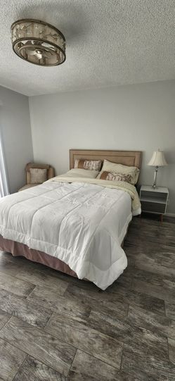 Queen bed