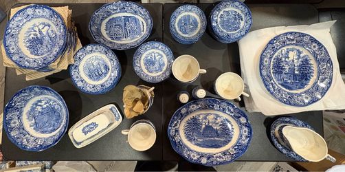 RARE 64-PIECE LIBERTY BLUE BICENTENNIAL COLLECTION – ORIGINAL BOXES – MADE IN ENGLAND