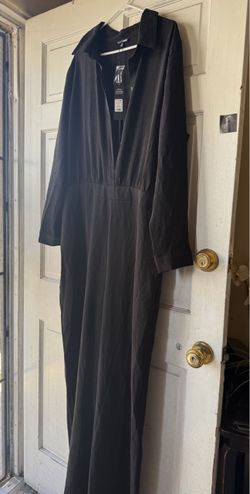 Fashion Nova Jumpsuit in black. Size 2X. Also available in 3X