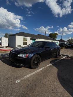 Chrysler 300 Black Sedan